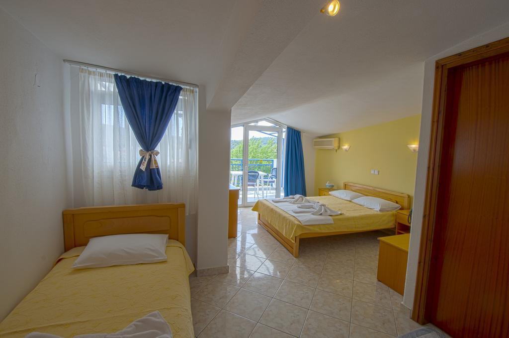 Studios Maria Potos Habitación foto