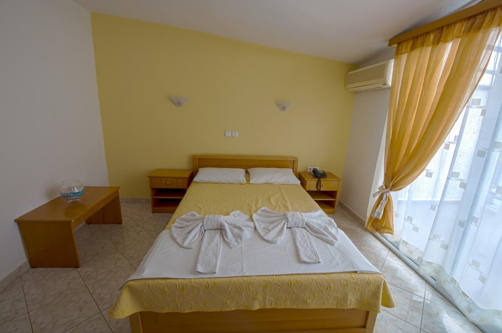 Studios Maria Potos Habitación foto